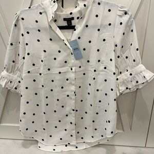 New with tags Ann Taylor shirt. Size small petite